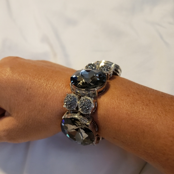 Bracelet - Picture 1 of 2